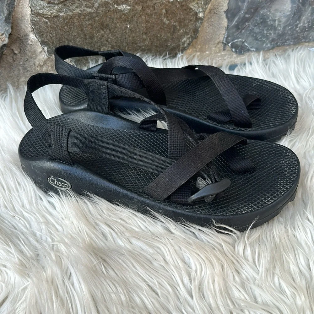 Chaco mens Z classic black sandals with toe loop size 10